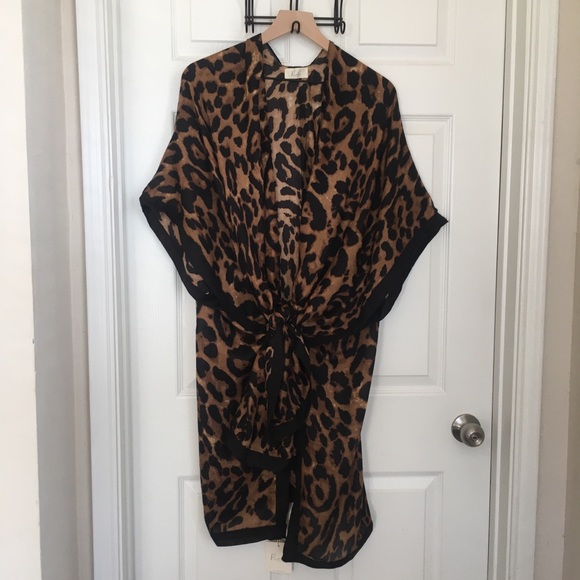 🛍 Leopard Print Kimono - Picture 3 of 7